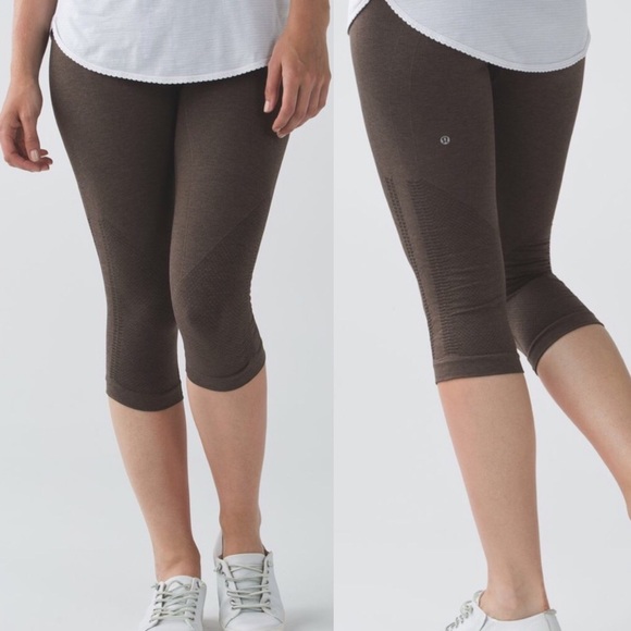 lululemon athletica Pants - Lululemon Athletica In the Flow Crop II size 6
